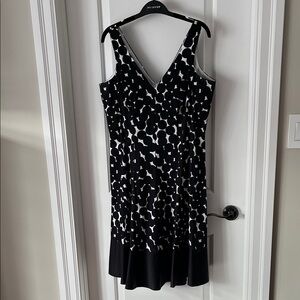 Nine West Black and White Geometric Midi Dress